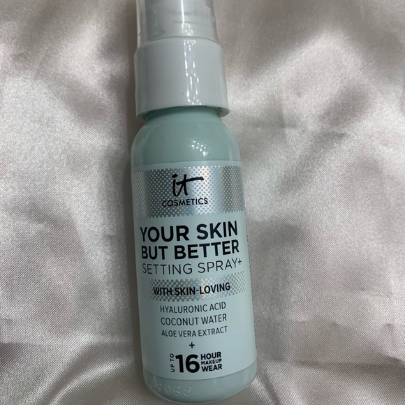 It CC+ Foundation Medium & Setting Spray Bundle - Picture 4 of 9